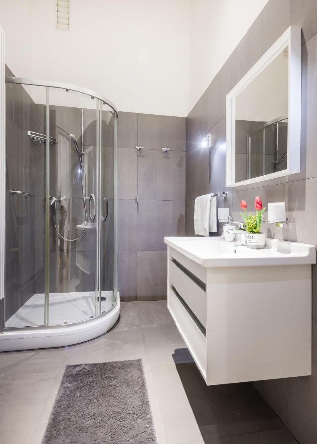 Elegant Apartment In Super Central Location بودابست المظهر الخارجي الصورة